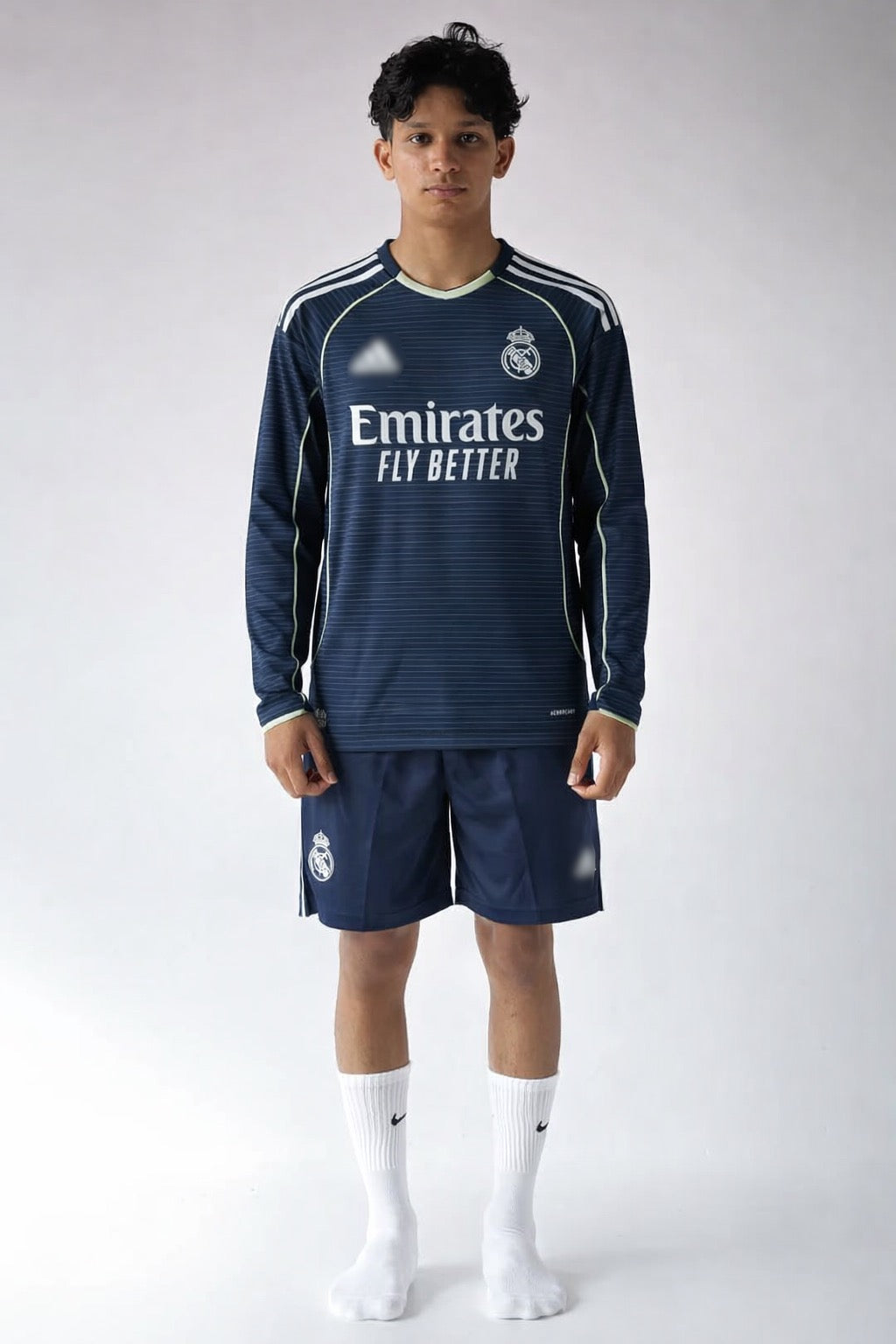 CUSTOM- Real Madrid 25/26 Away Full Sleeve - Set Version